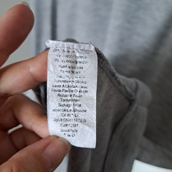 Potters pot | Grey t shirt dress with beautiful embroidered rose flowers - Picture 11 of 11